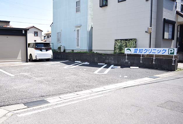裏手に5台分の駐車スペース